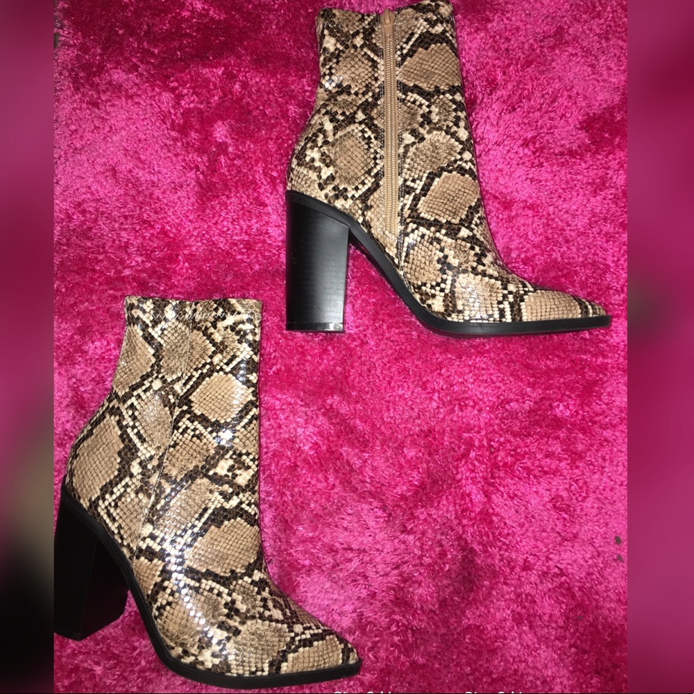 Creme Leather Snake Print ankle boot